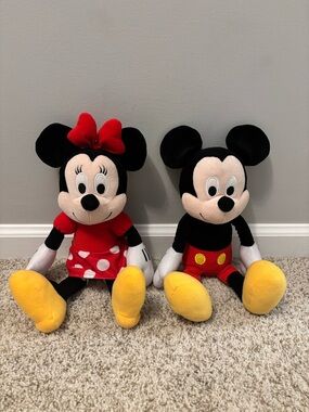Minnie & Mickey Mouse Plush Stuffed Animals